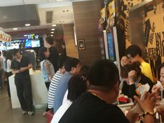 等位区-麦当劳(四川北路店)
