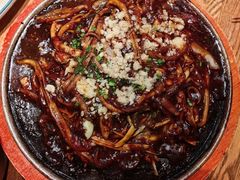 -蜜桃餐厅·伴山(湖滨商业街店)