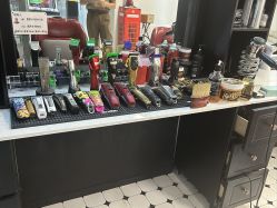 -老男孩男士理容馆·理发·烫染·修面