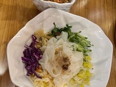 面筋拌凉皮-九十九顶毡房(阜石路店)