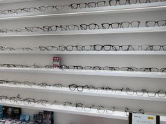 -美式眼镜·授权蔡司.依视路.尼康.豪雅.明月(南翔印象城店)