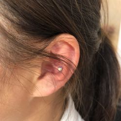 -AI艾耳·专业手工耳洞·穿孔美学馆