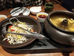 -云海肴·汽锅鸡·云南菜(天山百盛优客店)