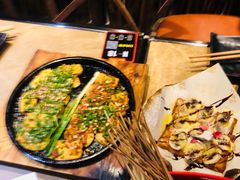 -何师烧烤·香辣蟹·川菜·30年老品牌(太古里旗舰店)