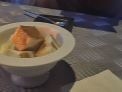 -穹六人间 people 6(岳阳路店)