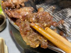 -围炉肉舍•炭烤活鳗•丹东海鲜烤肉(步行街店)