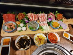 -明洞阿姨·韩式酱蟹烤肉·创意料理(三元桥店)