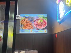 -老街烧烤大排档·地道湖北菜·龙虾馆(汉口火车站店)
