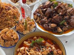 -丹水桥地锅鱼·翘嘴鲌·地方特色全鱼宴(丹江口大坝店)