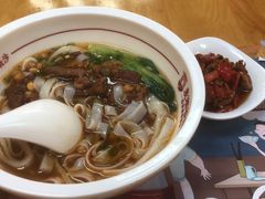 -呷佬·长沙手工米粉(金沙江路店)