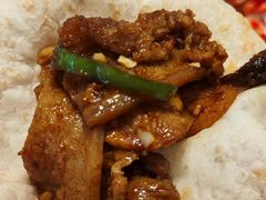 辣椒炒肉配卷饼-有位虾匠·香辣蟹·小龙虾(李村店)