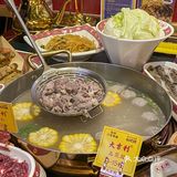 这是哪家开业就这么多人排队？