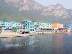 -百里峡七彩艺术小镇