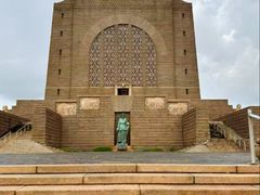 -奥利弗·雷金纳德·坦博国际机场