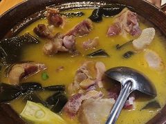 -帅巴人舅母子腊蹄民俗村