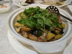鲍鱼焖鸡煲-成丰酒家