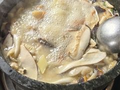 -南渝食府.墨脱石锅松茸鸡