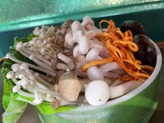 -粤小煲鲜汤猪肚鸡(丹尼斯二天地店)