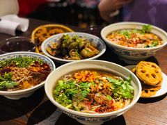 -爆炸头阿姨小四川正宗川味小吃(无任何分店)