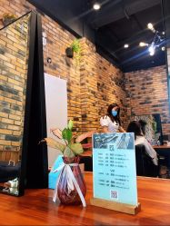 -PE SALON