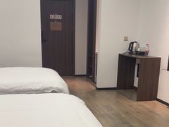 -元一商务电竞酒店(世纪城新会展中心地铁站店)