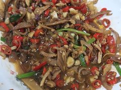 -湖南人家湘菜馆(镇江路店)