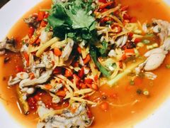 鲜锅美蛙-盐与味葱葱鲫鱼•自贡菜江湖菜(春熙店)