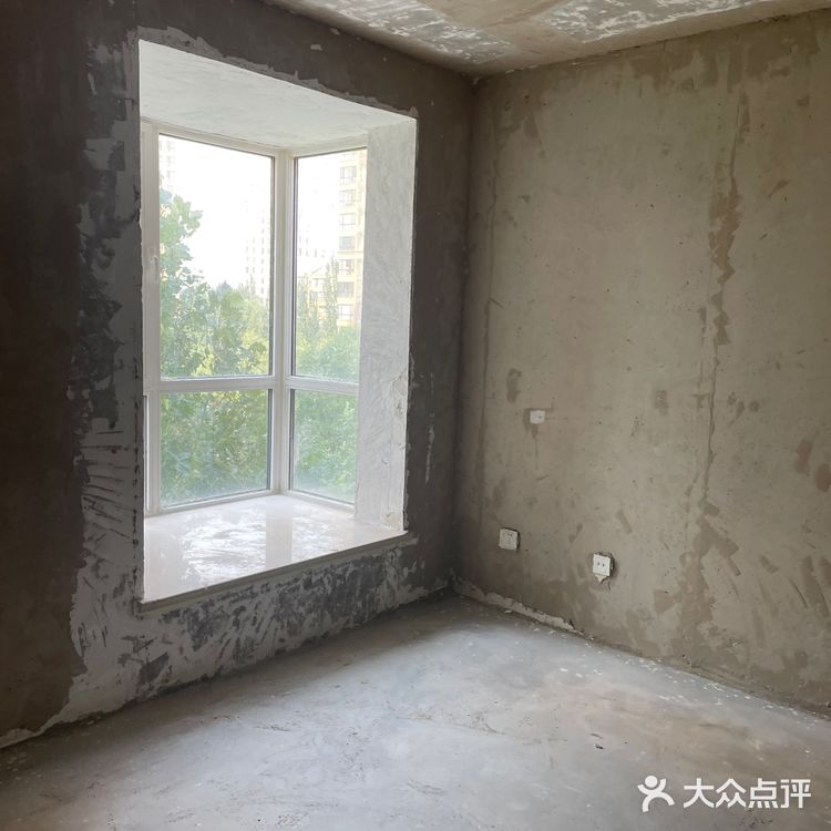 费用确实挺高的，业主刚买完房