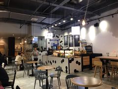 大堂-HELLO 27 意面·沙拉·帕尼尼