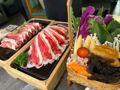 -湊湊火锅·茶憩(杭州湖滨银泰in77店)