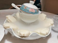 红烧肉夹饼-菲乐餐厅(三十年经营·湖滨路店)