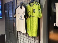 -京狮炙燥·精酿烧烤(首经贸店)