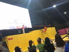 -嘿哟动霸CHUA·新潮玩运动娱乐中心·蹦床滑冰团建乐园