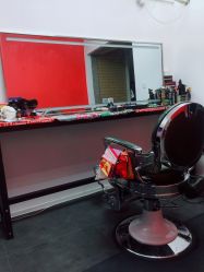 -15C7 男士理发馆 烫染专业店