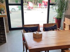 靠窗位-双桥园·云南过桥米线(古城南门店)