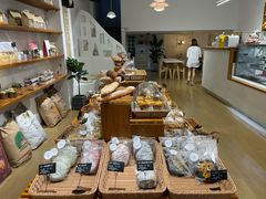 面包甜点陈列柜-旧识old mate·烘焙蛋糕店