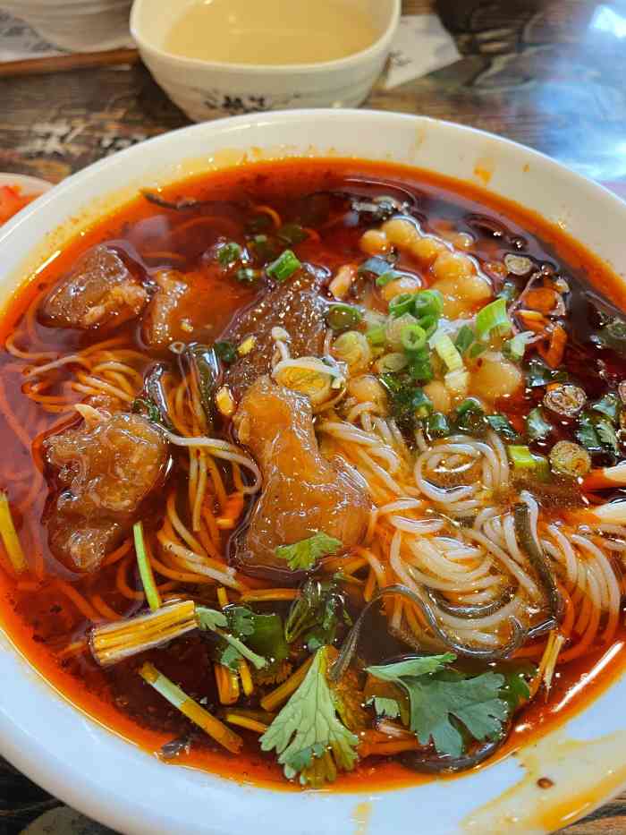 重庆特色牛蹄筋面-"在十陵住了这么久,也知道这家店是开了很多.