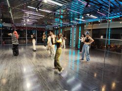 -泫舞舞蹈工作室