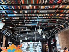 -钟书阁(松江泰晤士小镇店)