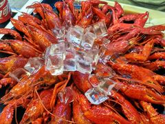 -虾弄弄海派小龙虾·牛羊蝎子火锅