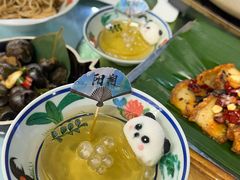 -刘姐啤酒鱼民族演艺餐厅(西街总店)