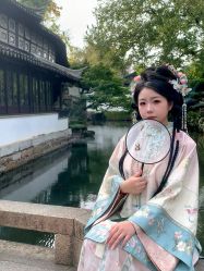 -一揽芳华汉服旗袍体验馆(拙政园店)