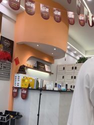 -V8潮牌·接发烫染连锁