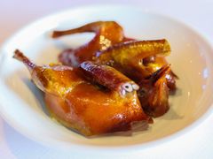 玻璃皮润烧乳鸽王-富力丽思卡尔顿酒店·丽轩中餐厅