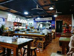 大堂-陇上全荟兰州传统牛肉面(延吉路店)