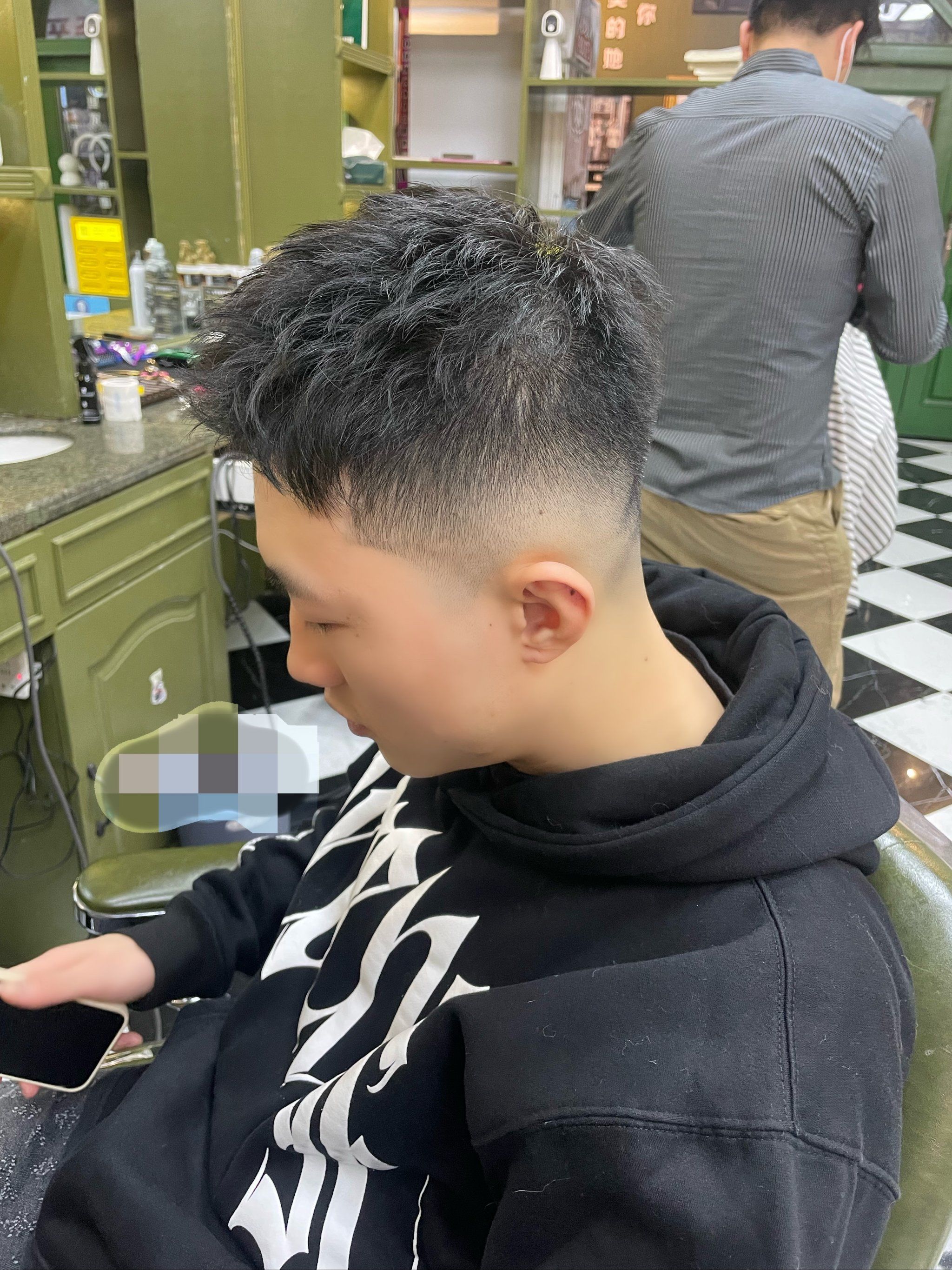 渐变短发型男必备