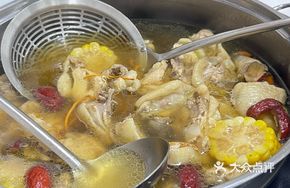 Wuzhi Maotao Chicken Pot
