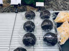 超级巧克力泡芙-OUR Bakery(SKP-S店)