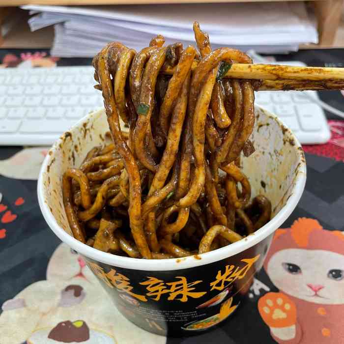 熊腊生热干面馆-"一大早路上都没什么人,穿越无人小巷一度怀.