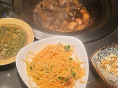 -山河屯铁锅炖(绥望路店)